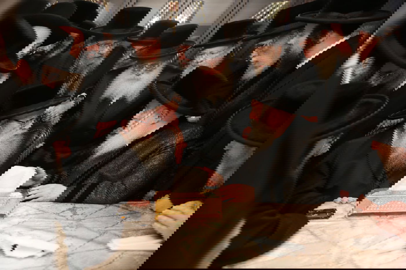 האדמו"ר מפשעווארסק בביקור אצל האדמו"ר מבאבוב 