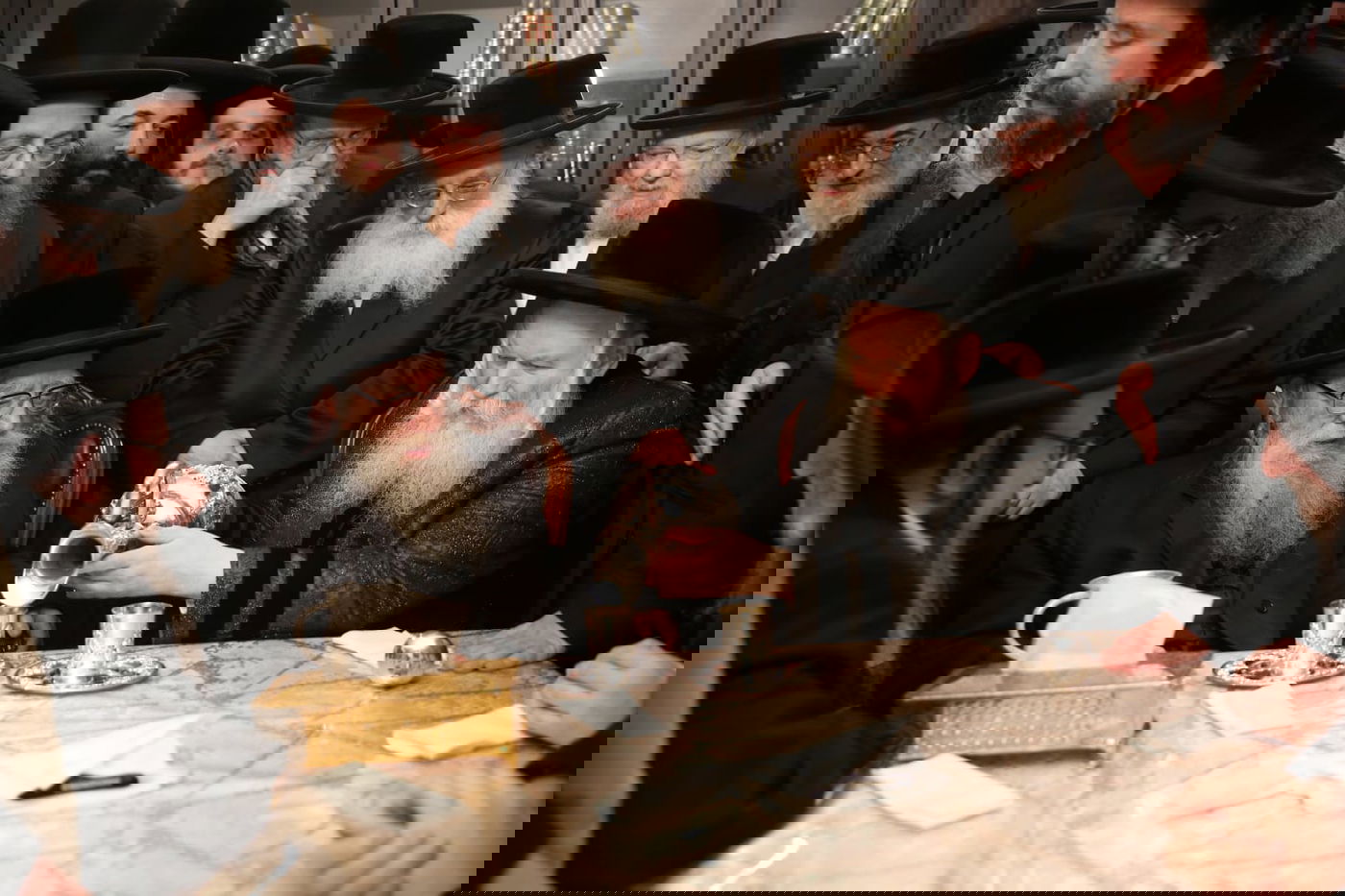 האדמו"ר מפשעווארסק בביקור אצל האדמו"ר מבאבוב 