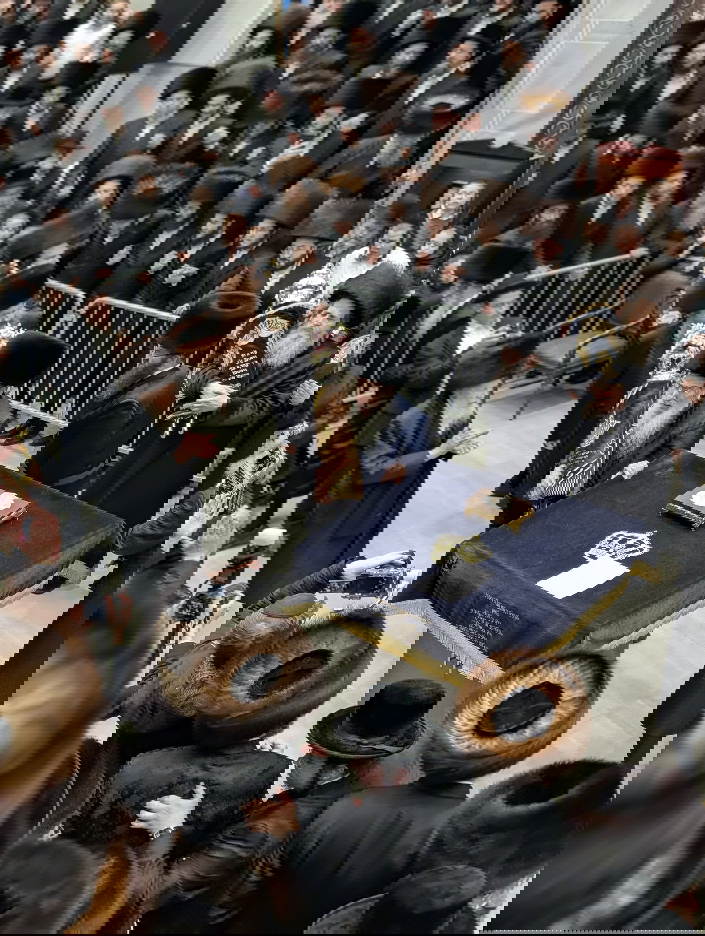 הכנסת ספר תורה לביהמ"ד אלכסנדר בבורו פארק