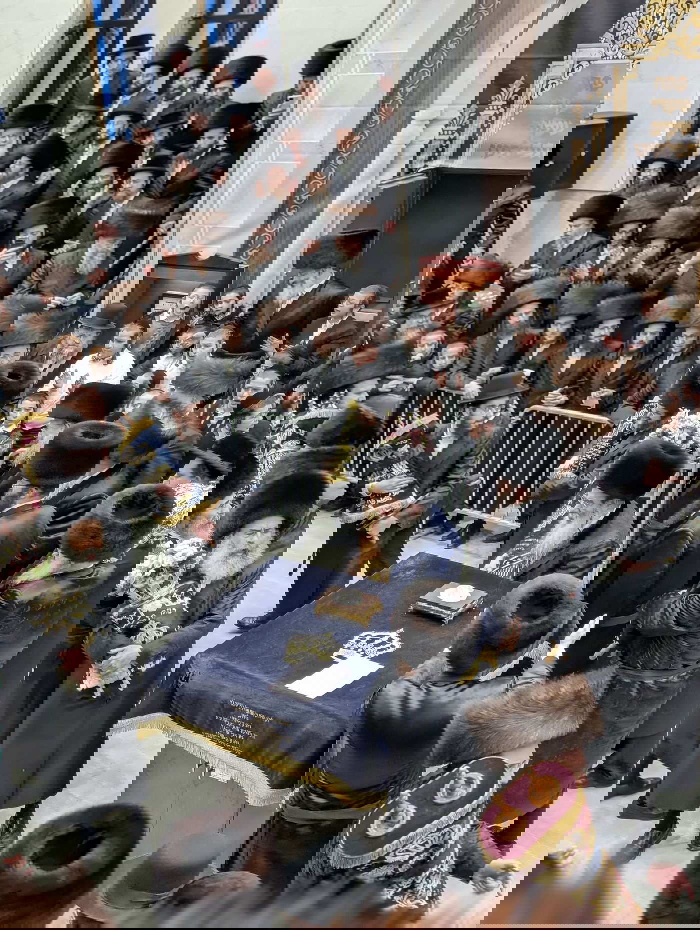 הכנסת ספר תורה לביהמ"ד אלכסנדר בבורו פארק