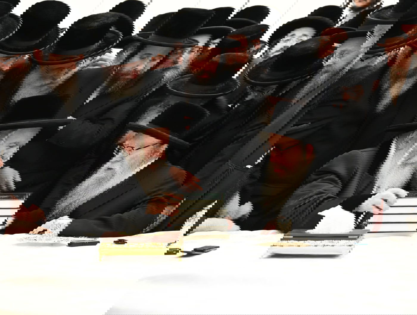 האדמו"ר מבאבוב בביקור אצל האדמו"ר מפשעווארסק