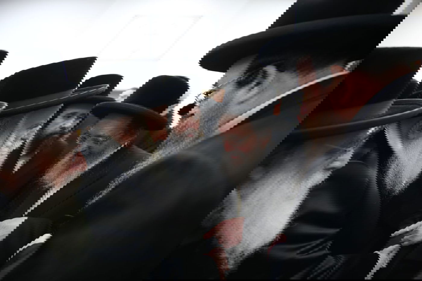 האדמו"ר מבאבוב בביקור אצל האדמו"ר מפשעווארסק