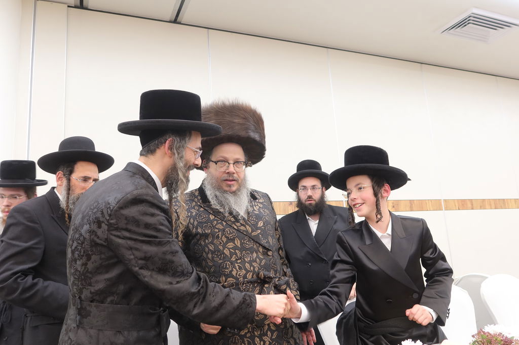 שמחת הבר מצווה לנכד האדמו"ר מבוסטון ביתר