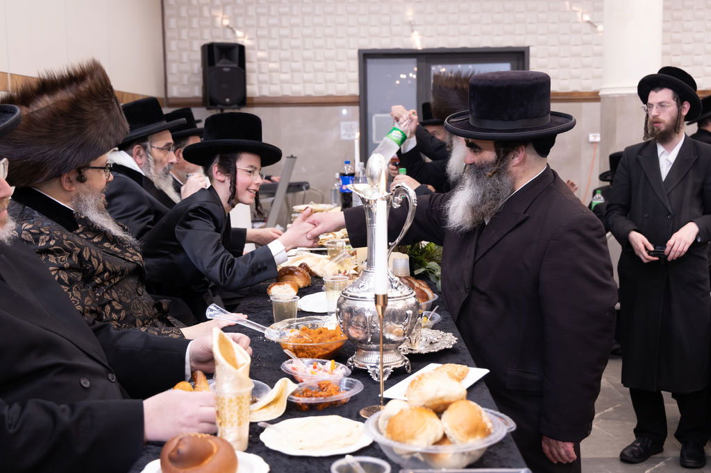 שמחת הבר מצווה לנכד האדמו"ר מבוסטון ביתר