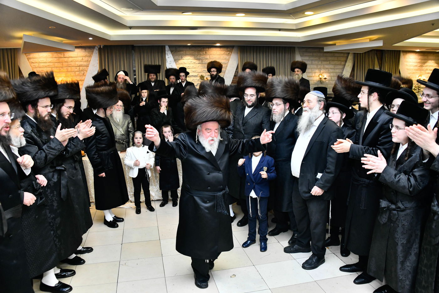 שמחת בית שאץ - אזמרה - זידטשויב- צאנז ירושלים- רמת שלמה