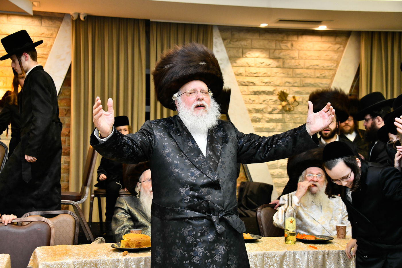 שמחת בית שאץ - אזמרה - זידטשויב- צאנז ירושלים- רמת שלמה