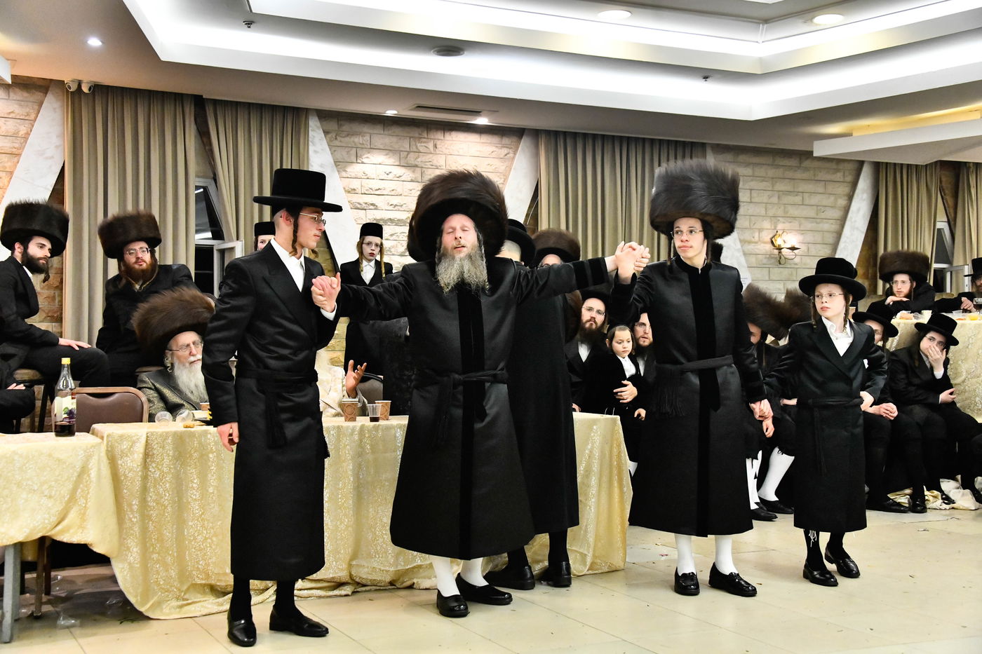 שמחת בית שאץ - אזמרה - זידטשויב- צאנז ירושלים- רמת שלמה