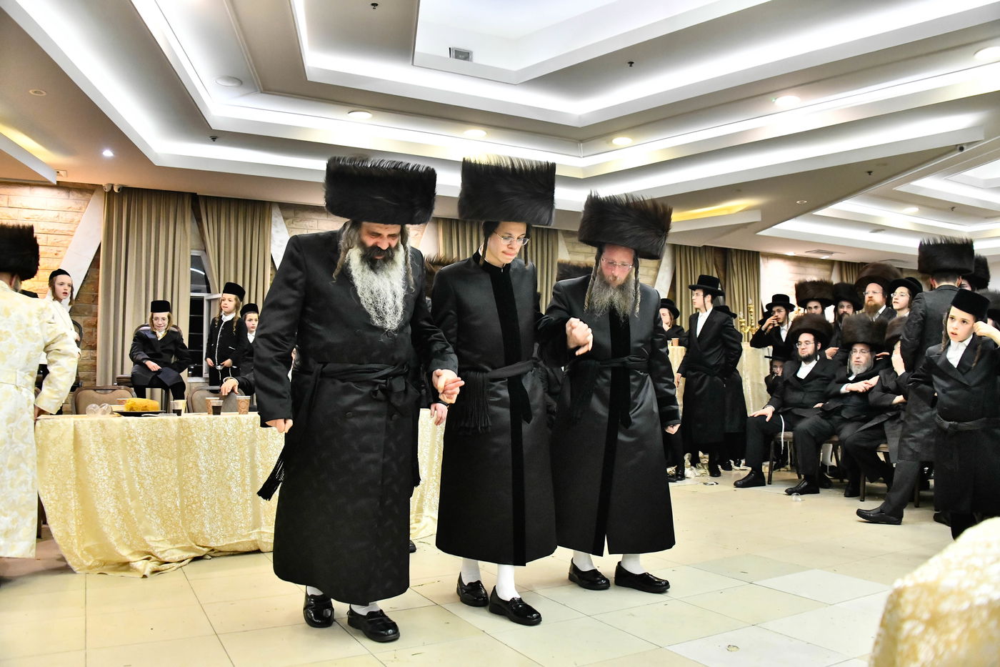 שמחת בית שאץ - אזמרה - זידטשויב- צאנז ירושלים- רמת שלמה