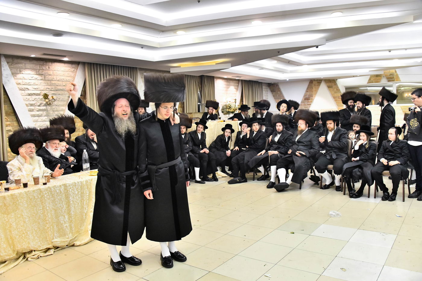 שמחת בית שאץ - אזמרה - זידטשויב- צאנז ירושלים- רמת שלמה