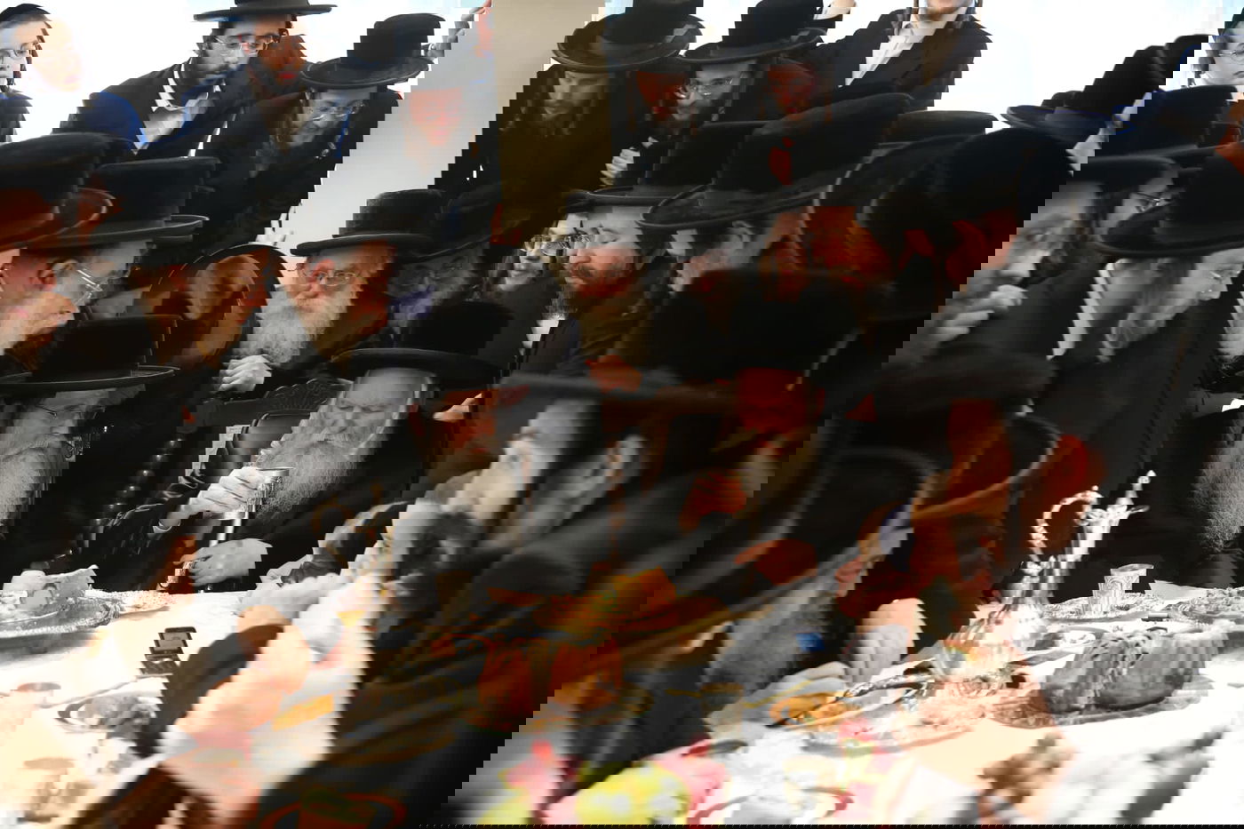 האדמו"ר מבאבוב בביקור אצל הגה"צ רבי אהרן שיף גאב"ד אנטווערפן