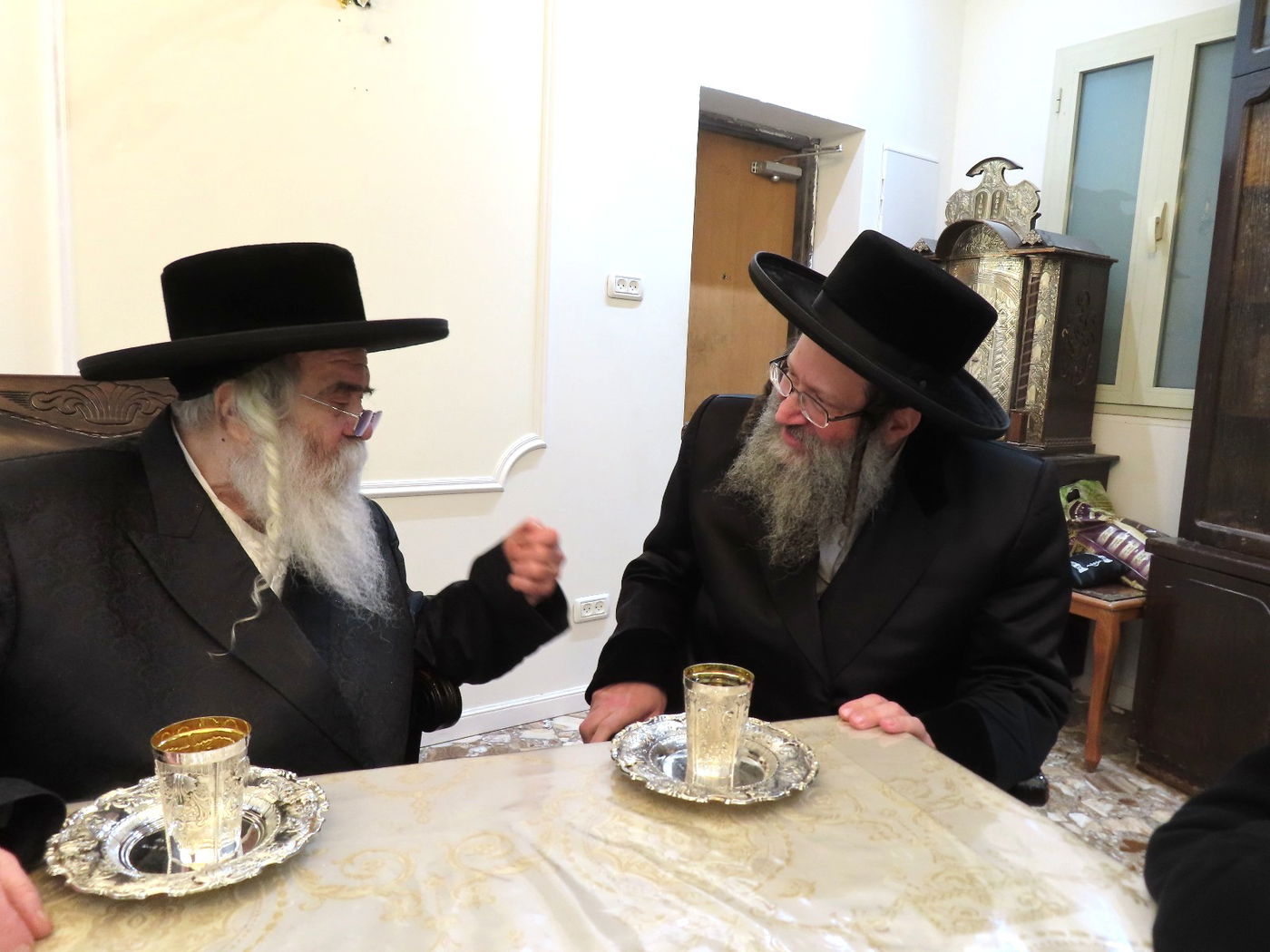 בלחיים אצל האדמו"ר מקרעטשניף י-ם