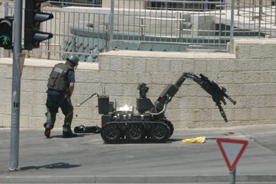 מטען חבלה נמצא באמצע הכביש; החבלנים פוצצו וניטרלו