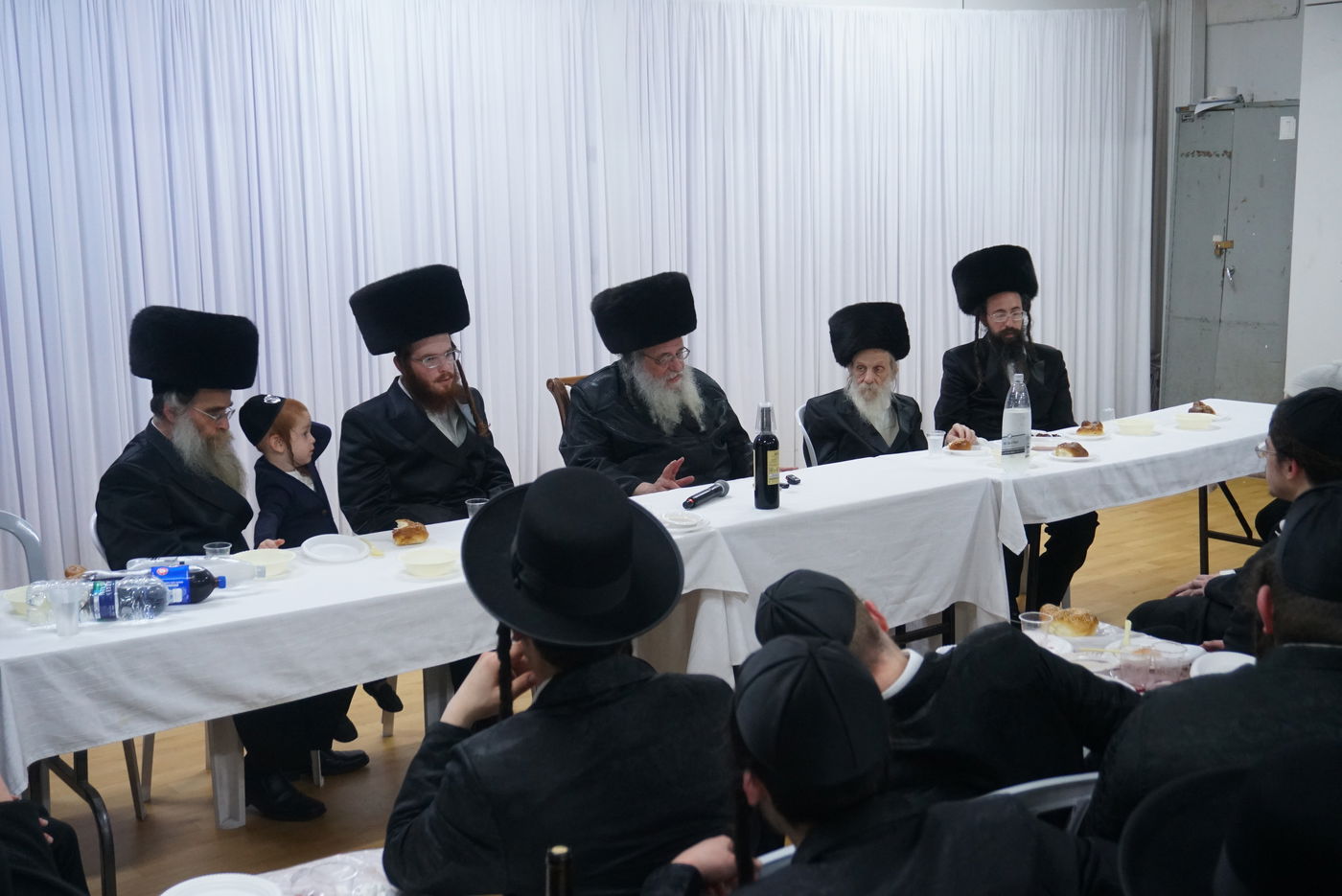 שמחת הפארשפיל בחצר ראש הישיבה הגר"ש אלתר