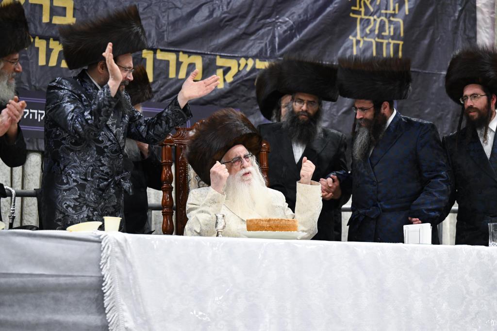 כינוס אלפי בחורי צאנז