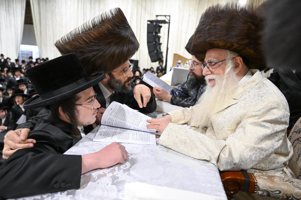 כינוס אלפי בחורי צאנז