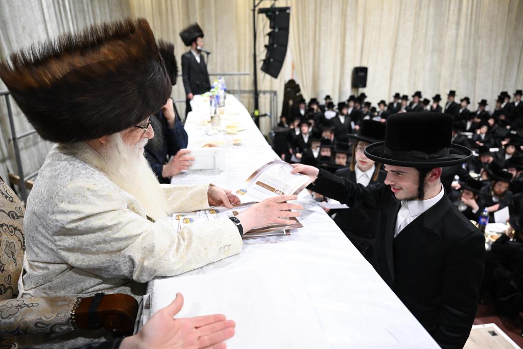 כינוס אלפי בחורי צאנז