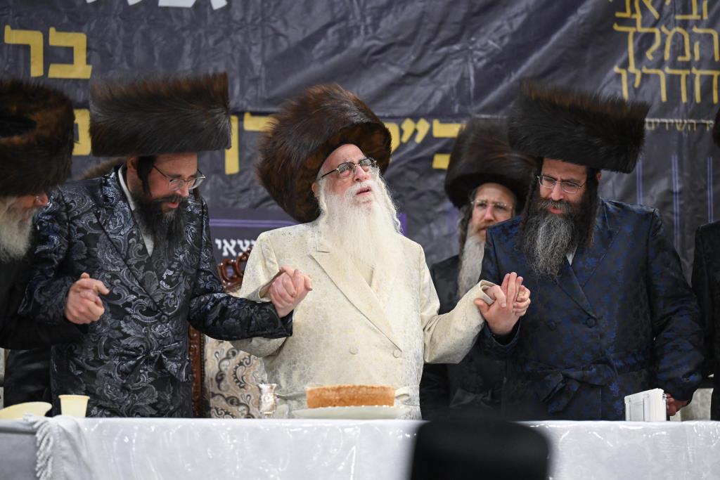 כינוס אלפי בחורי צאנז