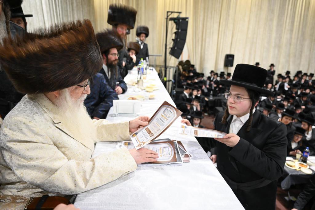 כינוס אלפי בחורי צאנז