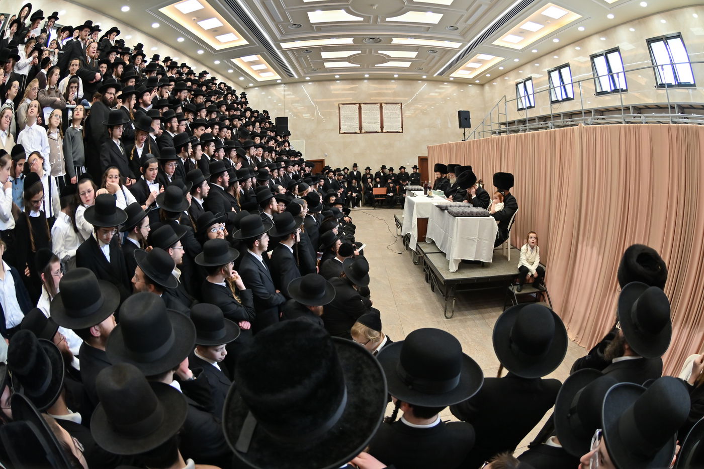 מעמד הקבלת פנים בנישואי נכדת הגר"ש אלתר