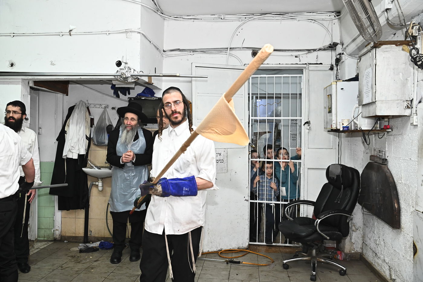 הגאון רבי בנימין פינקל באפיית מצות