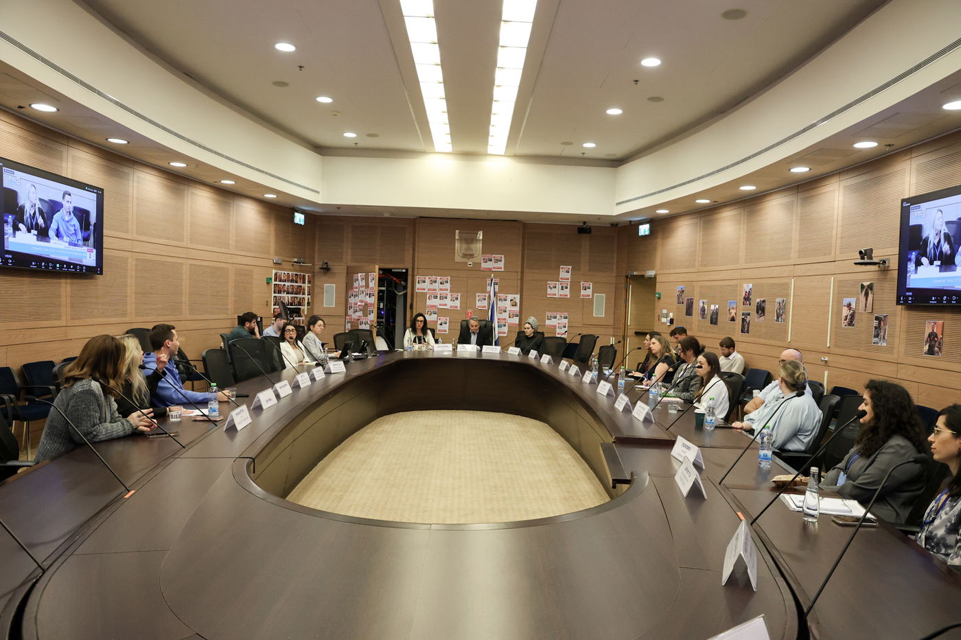 הדיון בוועדה 