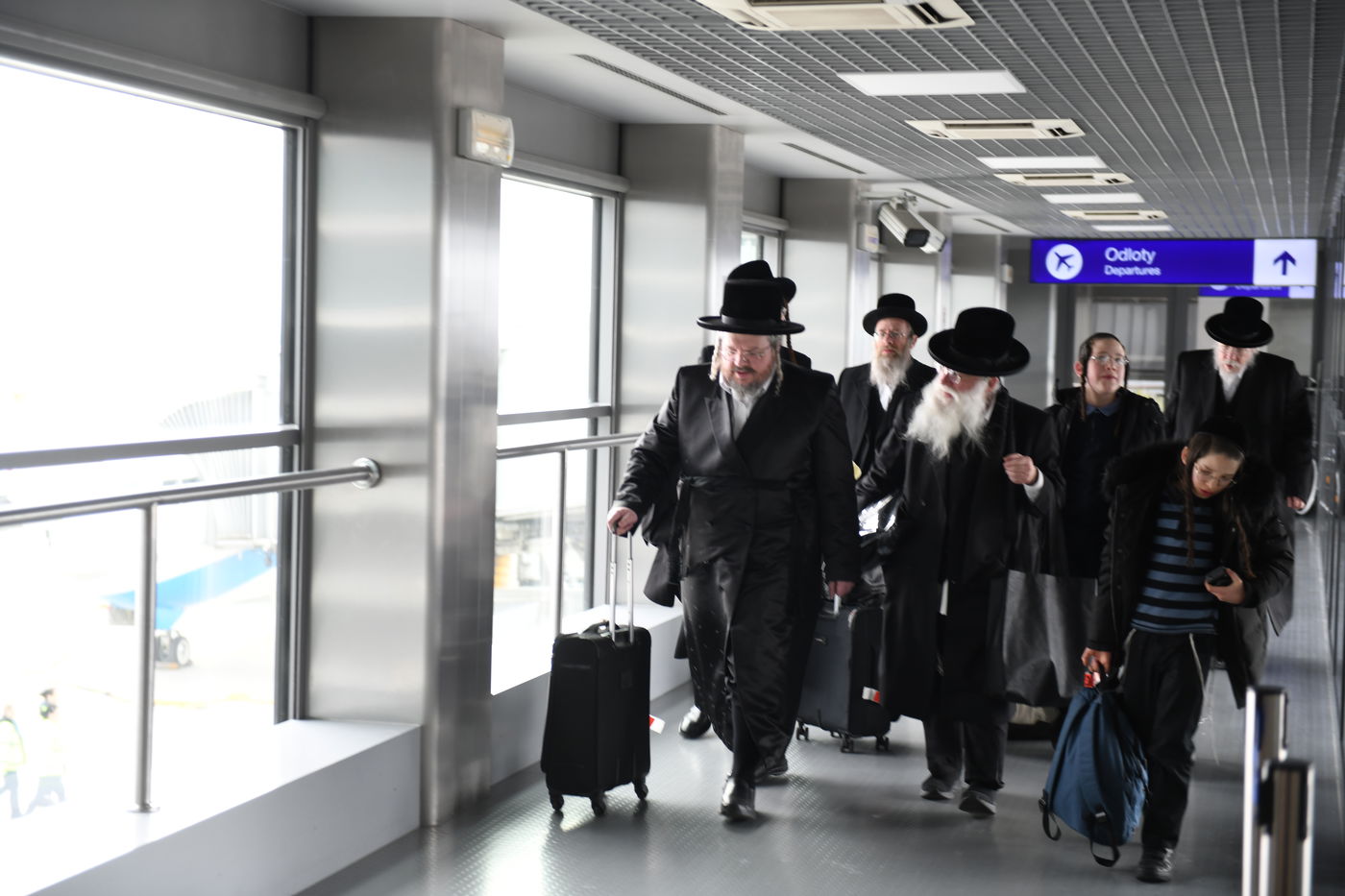 הרה"צ רבי אהרן מרדכי רוקח במסע הקודש בפולין