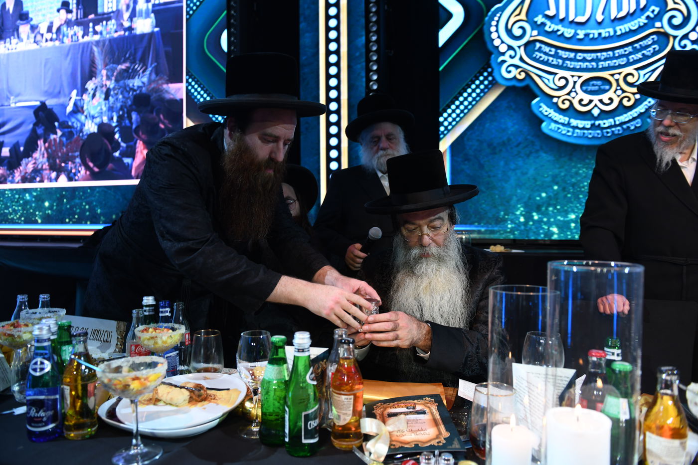 הרה"צ רבי אהרן מרדכי רוקח במסע הקודש בפולין