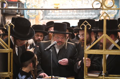 הרה"צ רבי אהרן מרדכי רוקח במסע הקודש בפולין