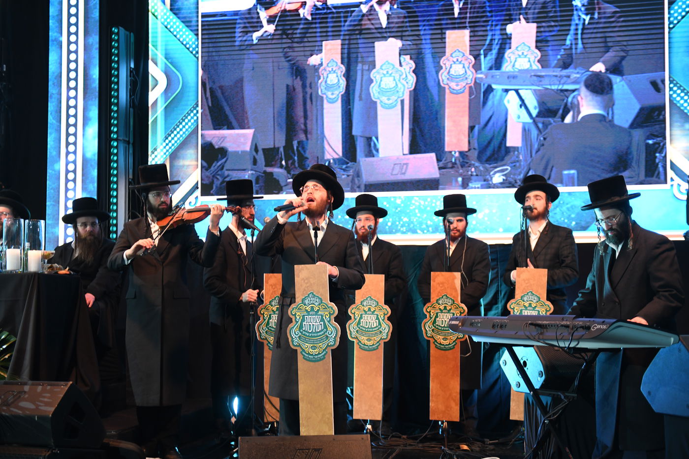 הרה"צ רבי אהרן מרדכי רוקח במסע הקודש בפולין