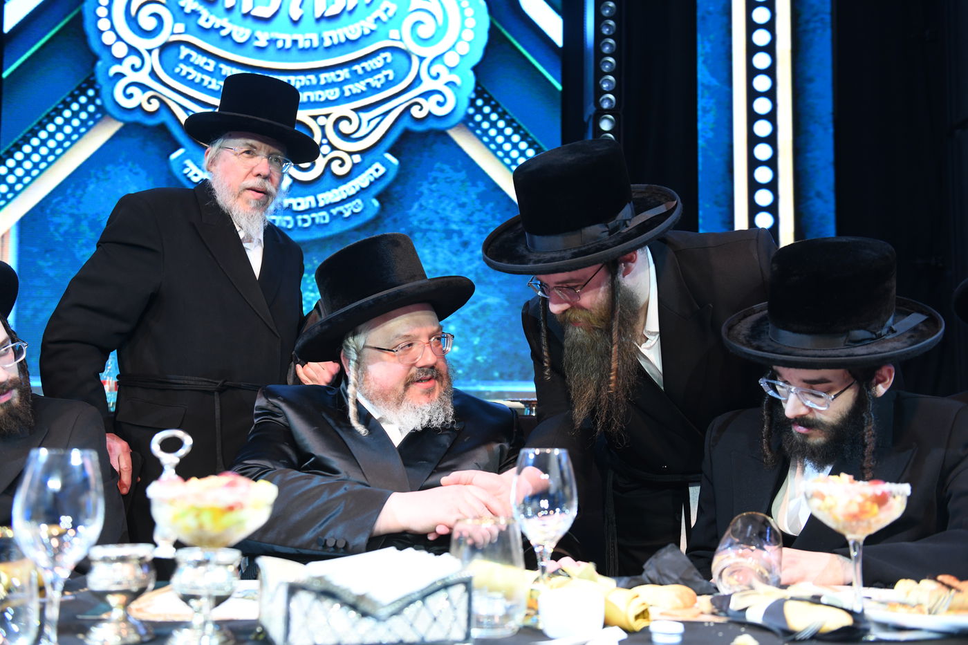 הרה"צ רבי אהרן מרדכי רוקח במסע הקודש בפולין