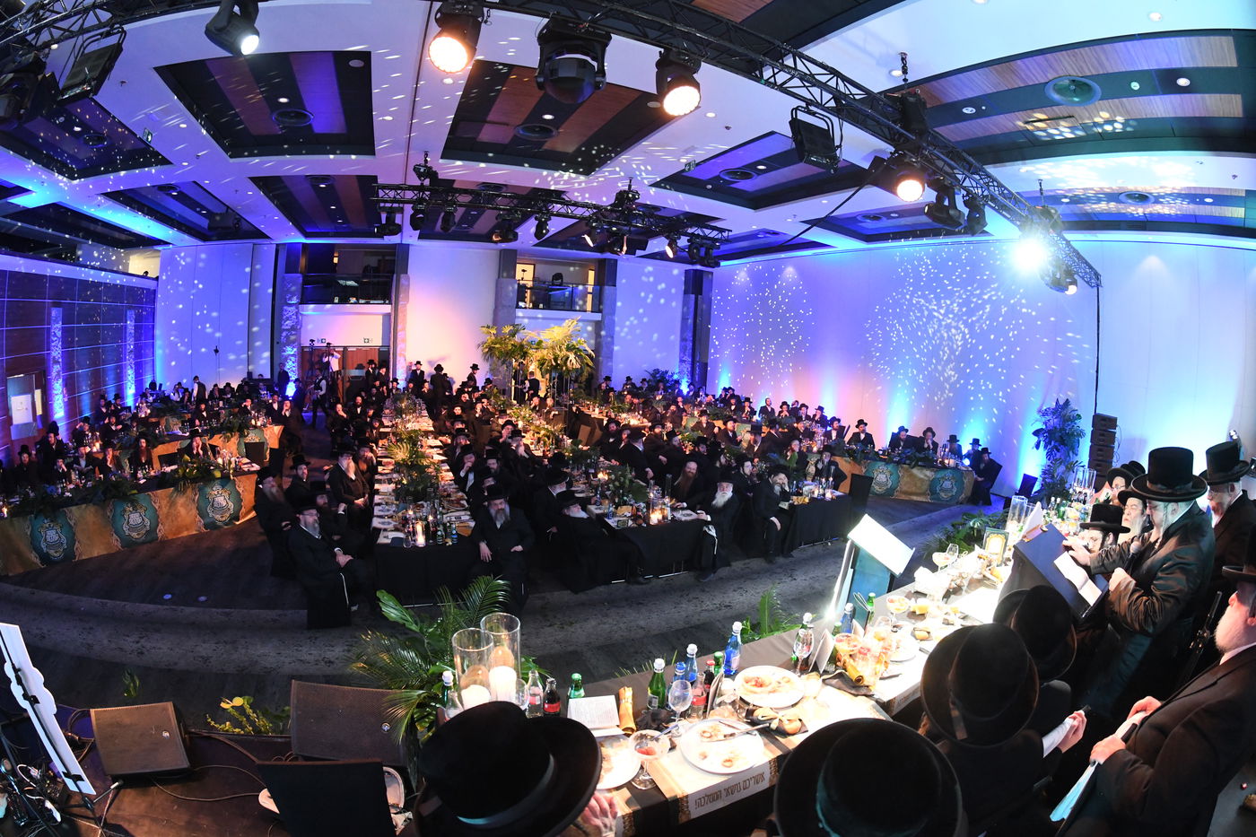 הרה"צ רבי אהרן מרדכי רוקח במסע הקודש בפולין