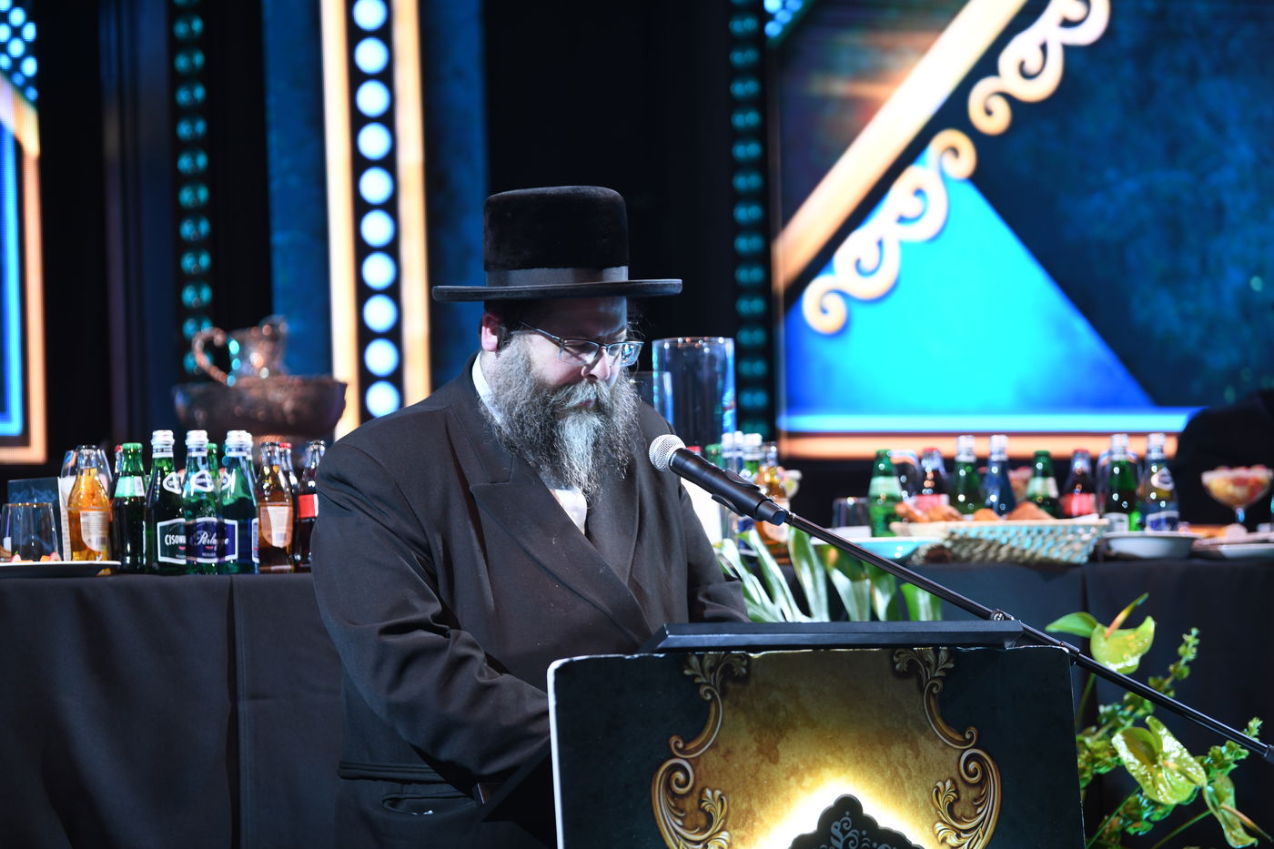 הרה"צ רבי אהרן מרדכי רוקח במסע הקודש בפולין