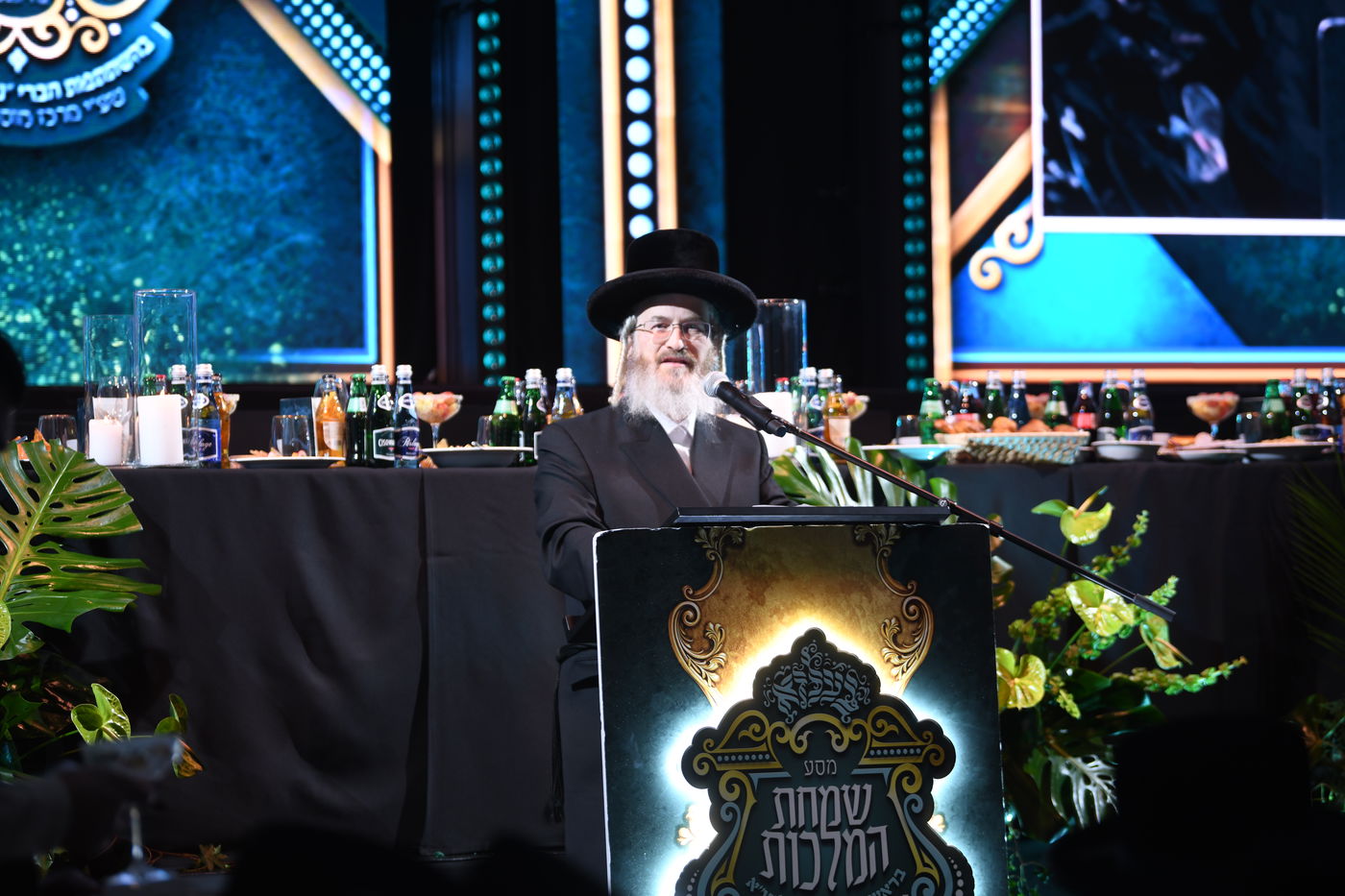 הרה"צ רבי אהרן מרדכי רוקח במסע הקודש בפולין