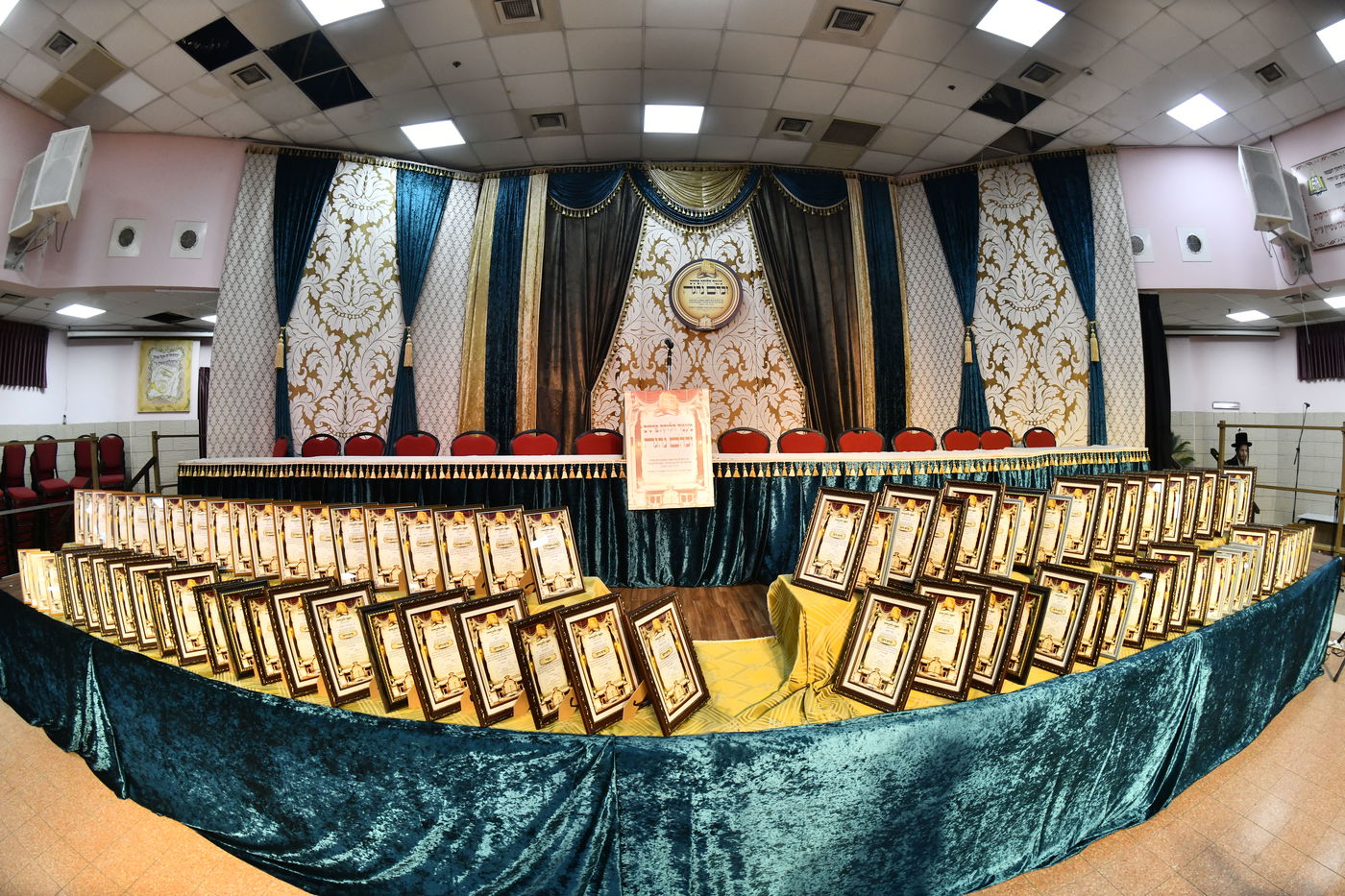 חלוקת פרסים בת"ת הבעש"ט בפ"ת