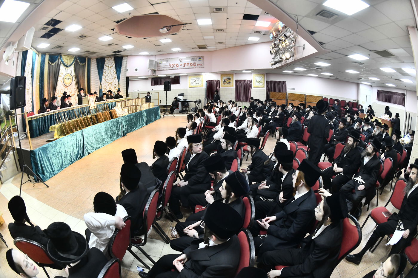 חלוקת פרסים בת"ת הבעש"ט בפ"ת