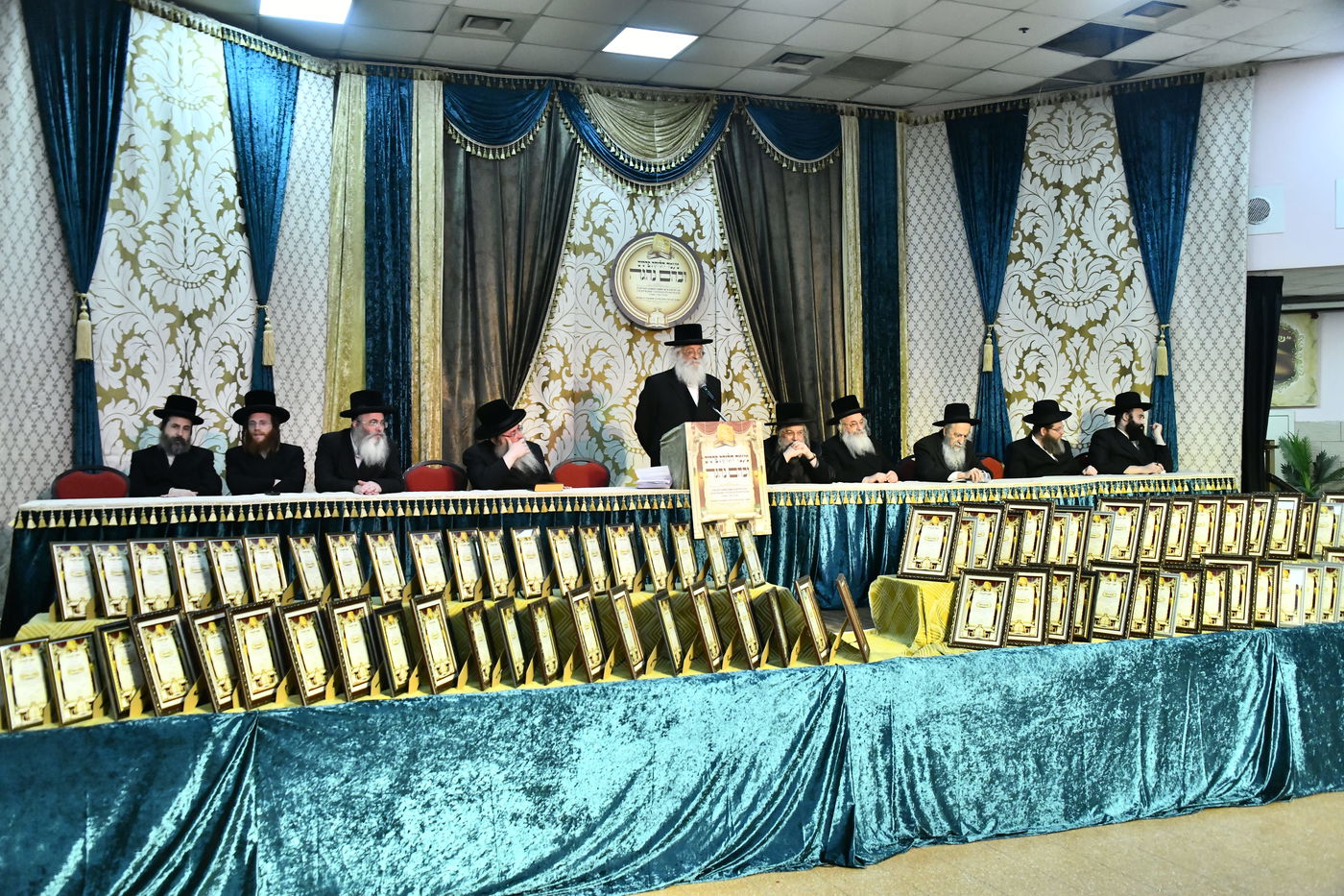 חלוקת פרסים בת"ת הבעש"ט בפ"ת