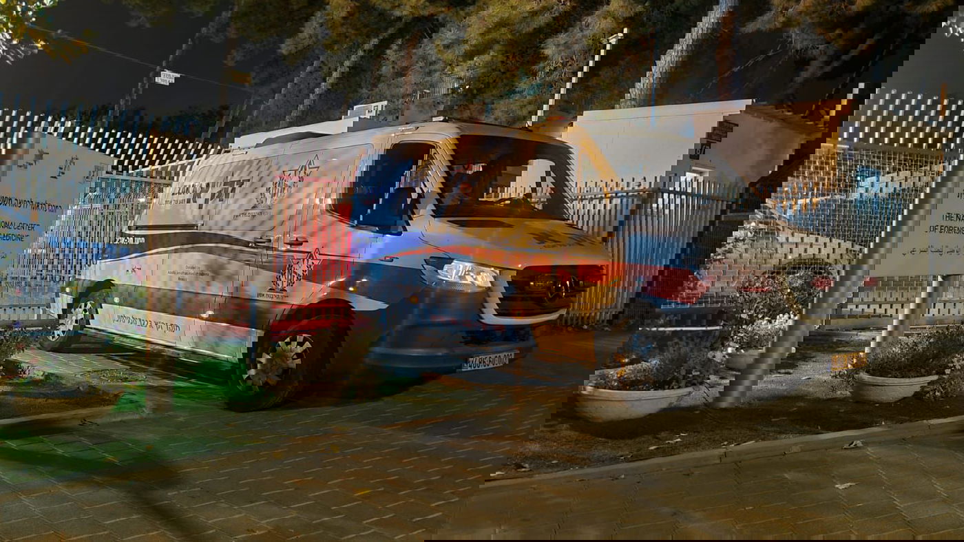 גופת הילד מובאת למכון המשפטי לפני ההלויה