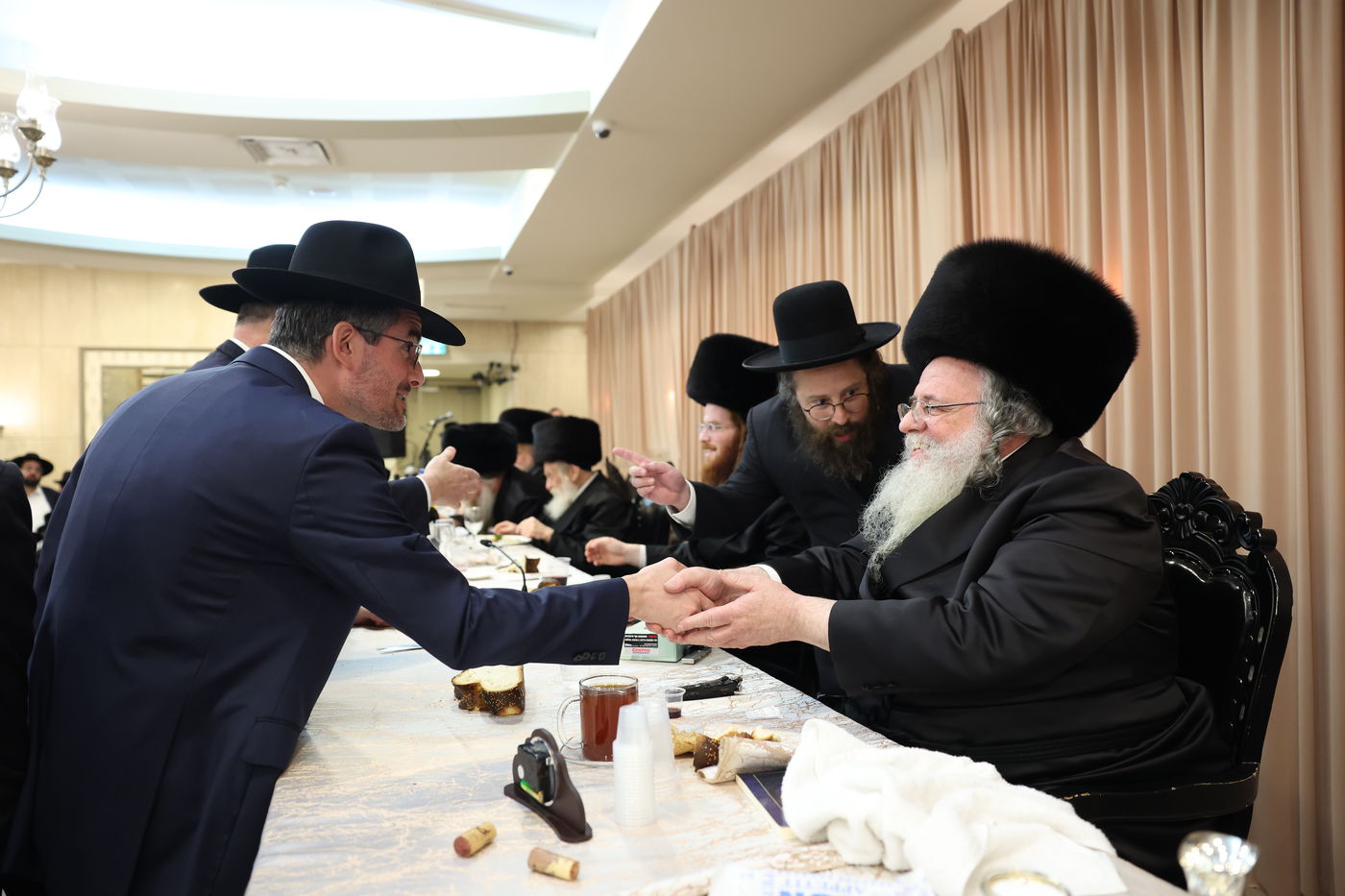 שמחת השבע ברכות המרכזית לרגל נישואי נכדת הגר"ש אלתר