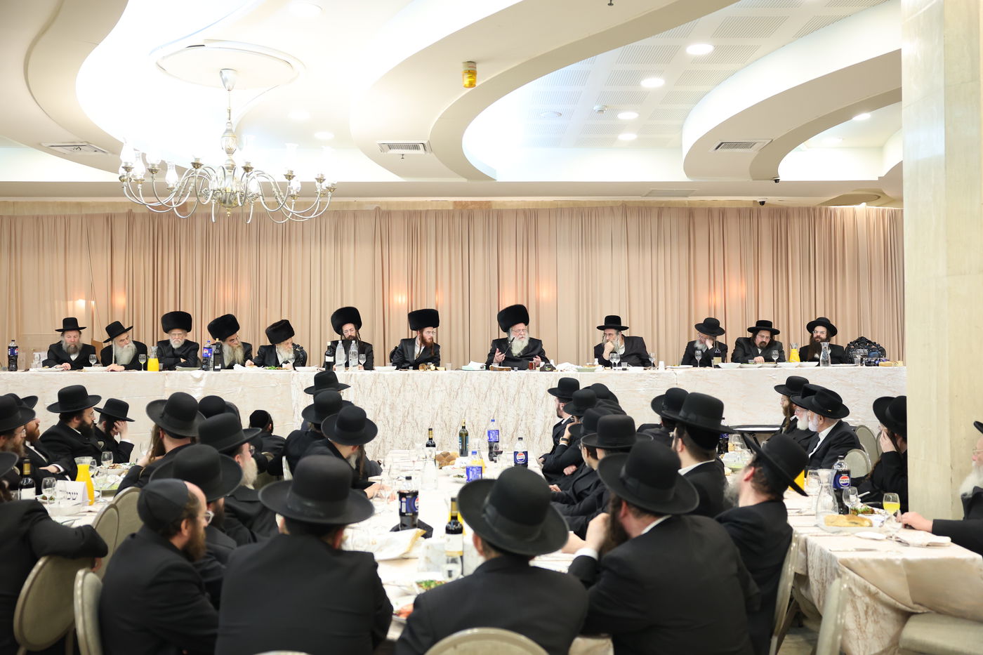 שמחת השבע ברכות המרכזית לרגל נישואי נכדת הגר"ש אלתר