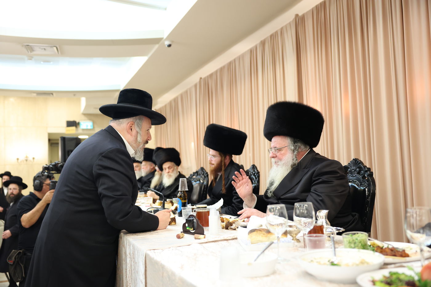 שמחת השבע ברכות המרכזית לרגל נישואי נכדת הגר"ש אלתר