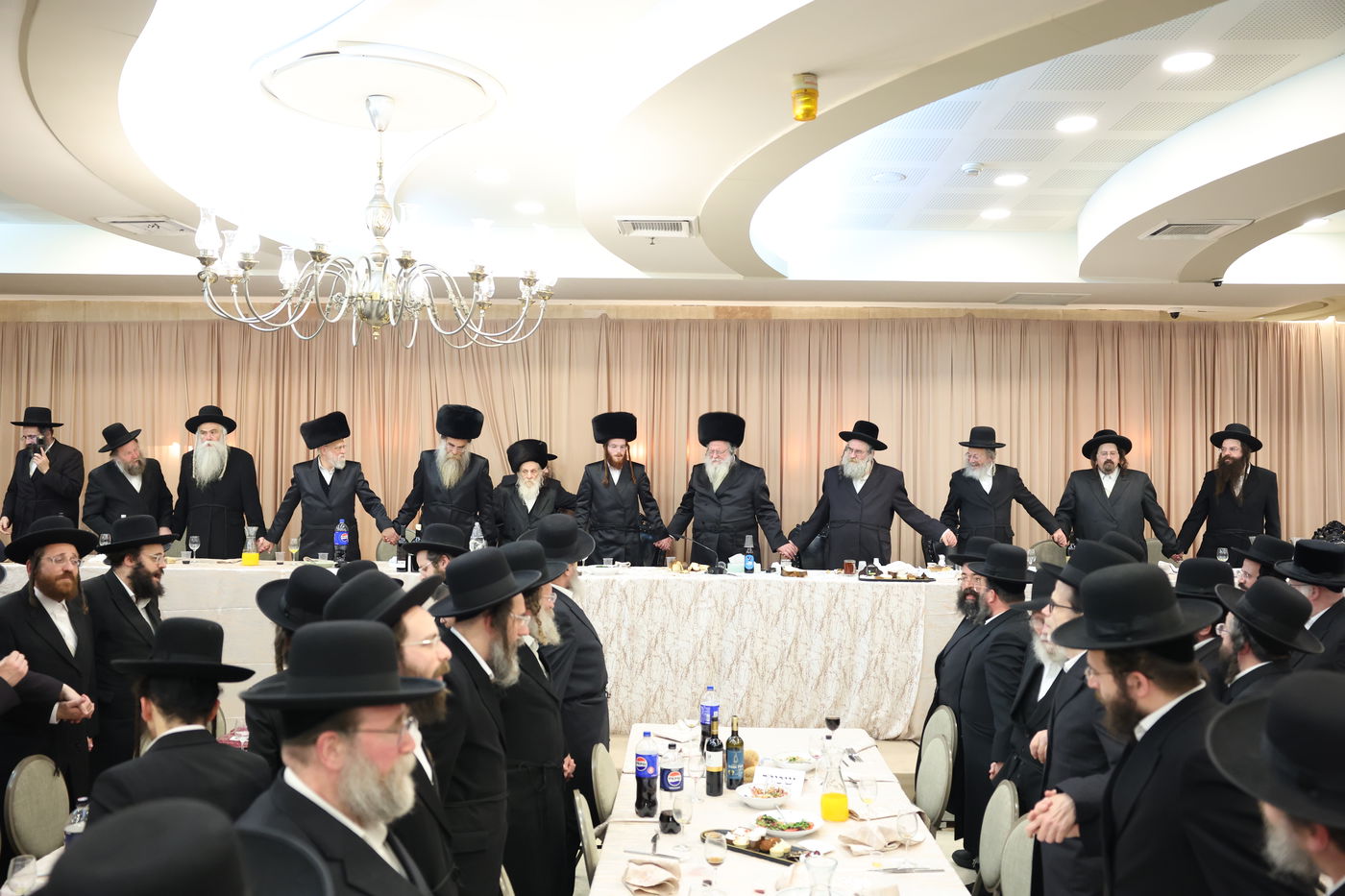 שמחת השבע ברכות המרכזית לרגל נישואי נכדת הגר"ש אלתר