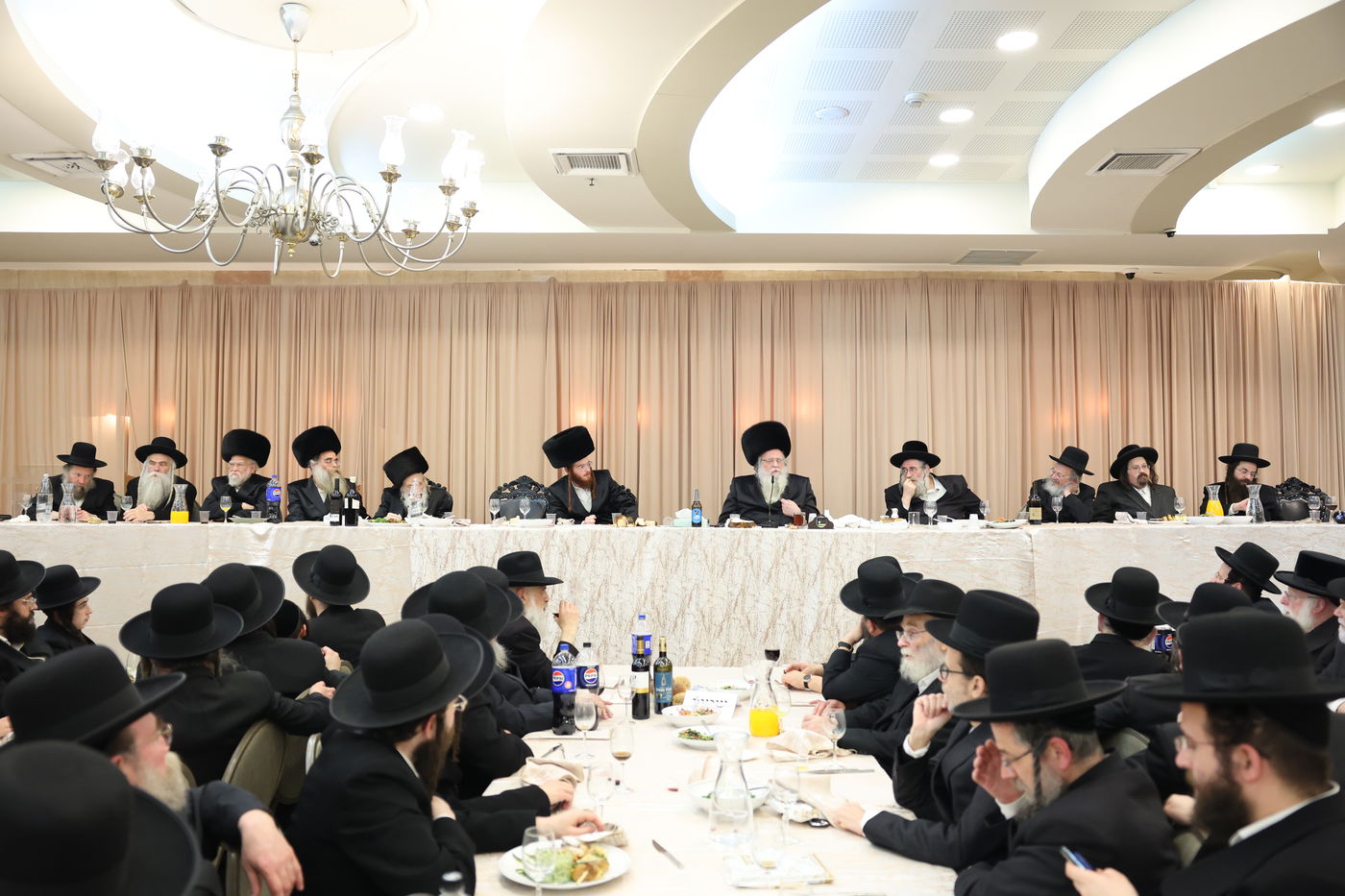 שמחת השבע ברכות המרכזית לרגל נישואי נכדת הגר"ש אלתר