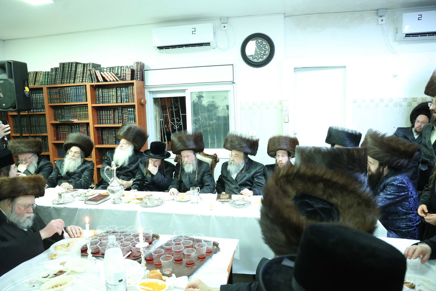 שמחת הלחיים לרגל קשרי השידוכין בחצרות ווערדאן - מישקולץ - עטרת צבי