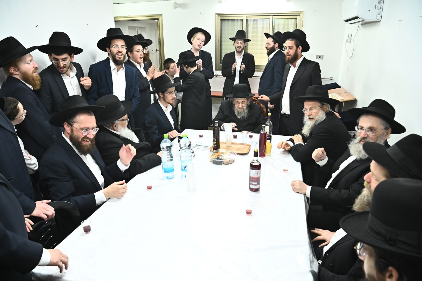 שמחת אירוסי נין הגאון רבי דב לנדו