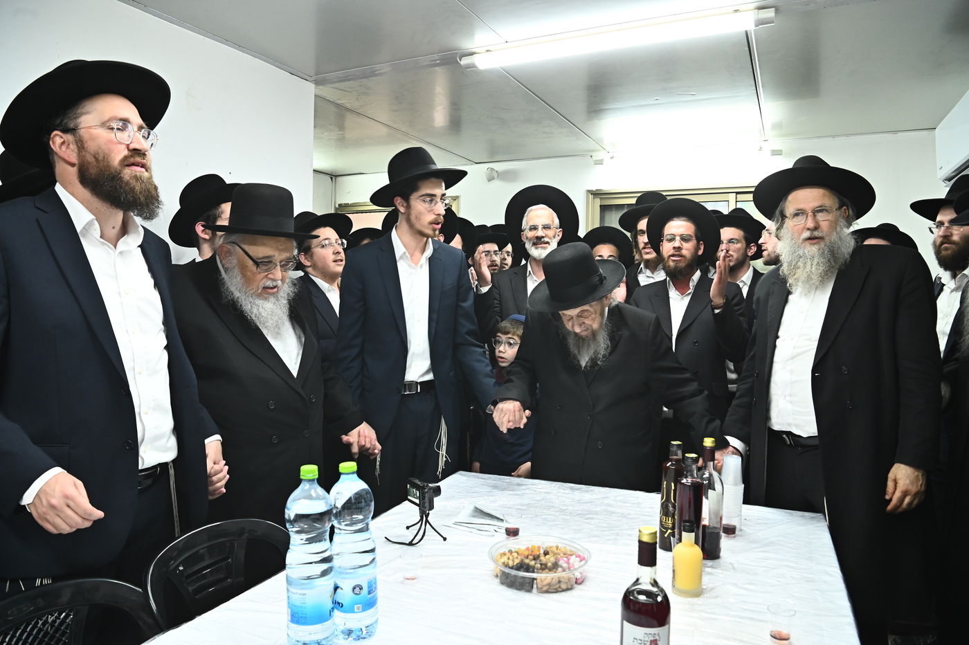 שמחת אירוסי נין הגאון רבי דב לנדו