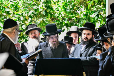 האדמו"ר מסאדיגורה בברכת האילנות 