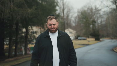 יוני גלפנד בסינגל חדש: "עם אחד"