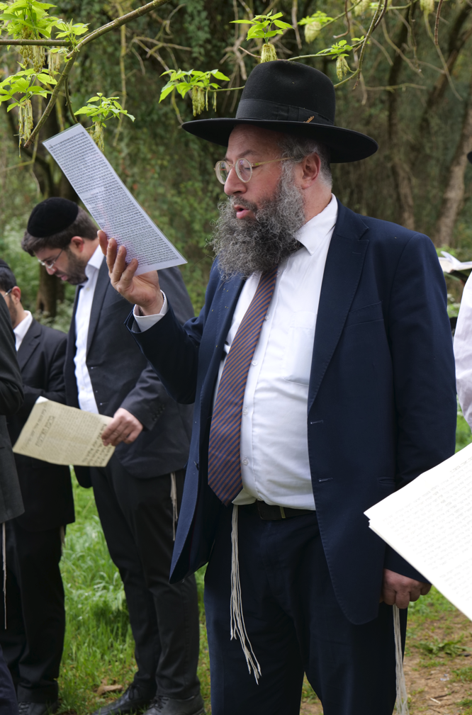 הפוסק הגאון רבי בנימין חותה בברכת האילנות