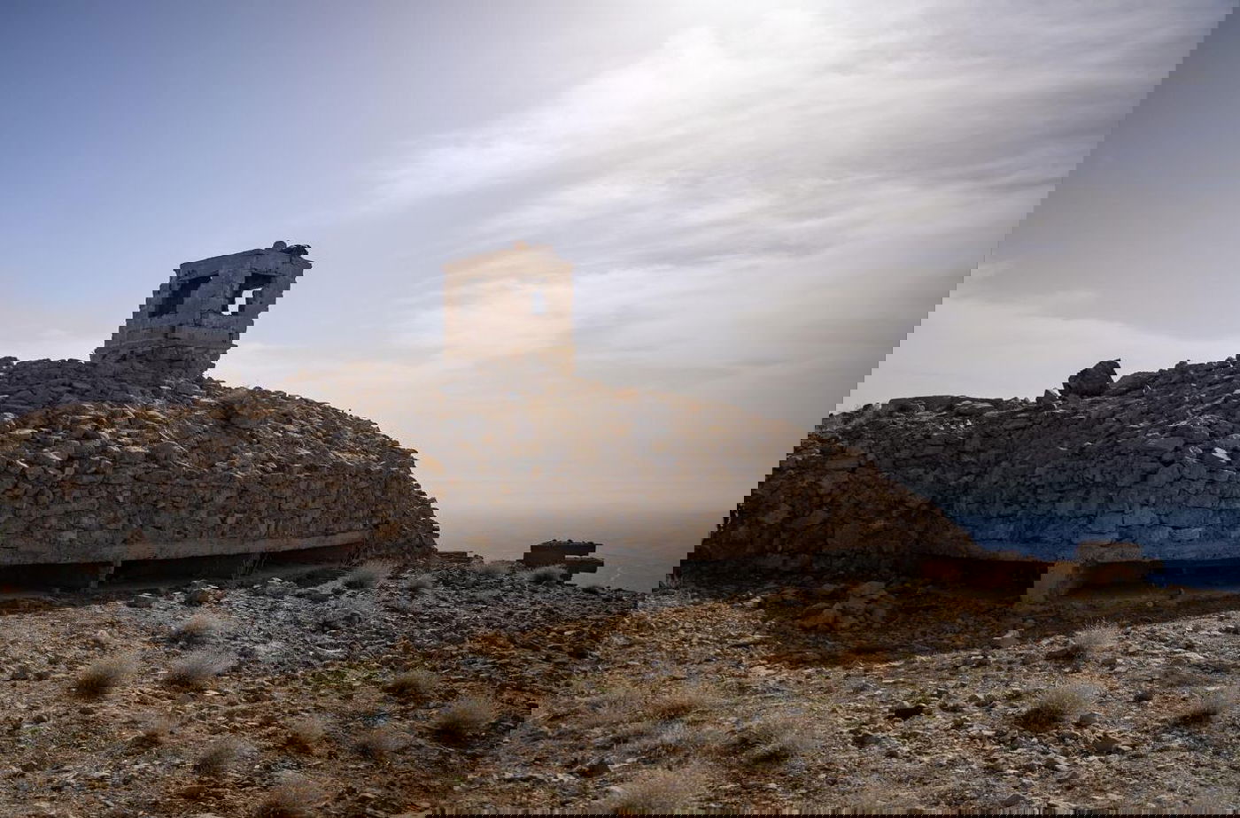 עמדות תצפית ומוצבים שננטשו על-ידי הצבא הסורי הישן