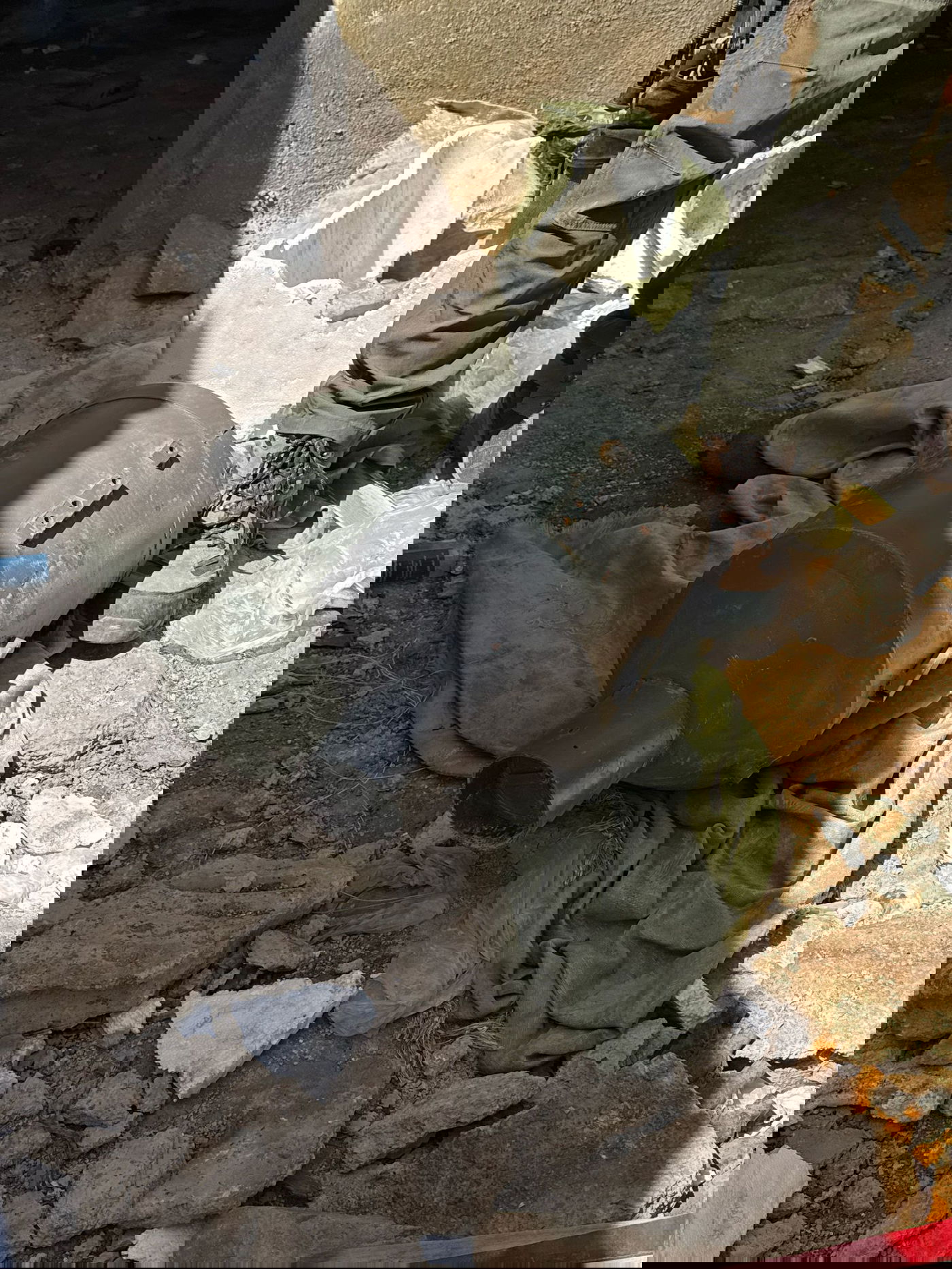 ווסטים ומטען במשקל של עשרות קילוגרמים שאותרו והוחרמו